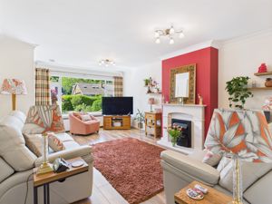 Living room- click for photo gallery